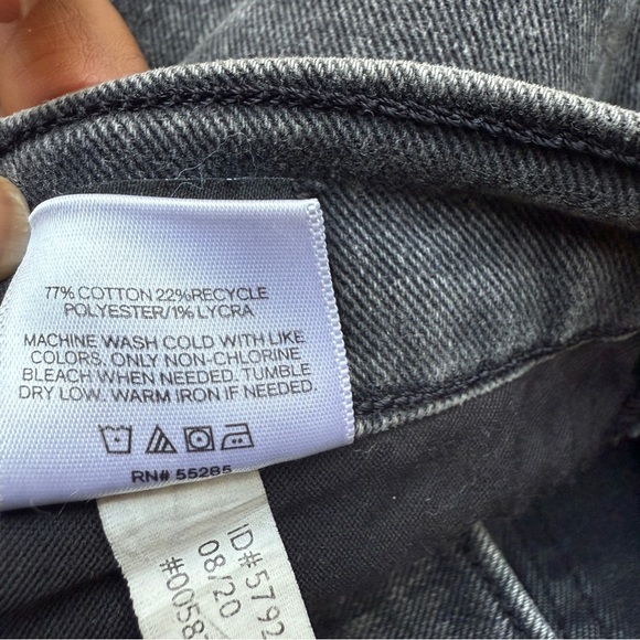 Express Bermuda High Rise Jean Shorts Women's Size 10 Stretch Black Denim Wash - Picture 8 of 8